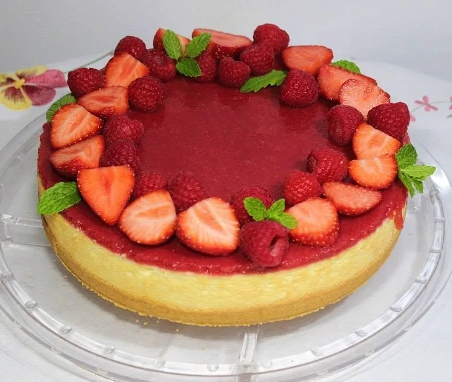 Raspberry and strawberry cheesecake